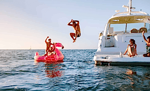 Teknede Yüzme Turlar